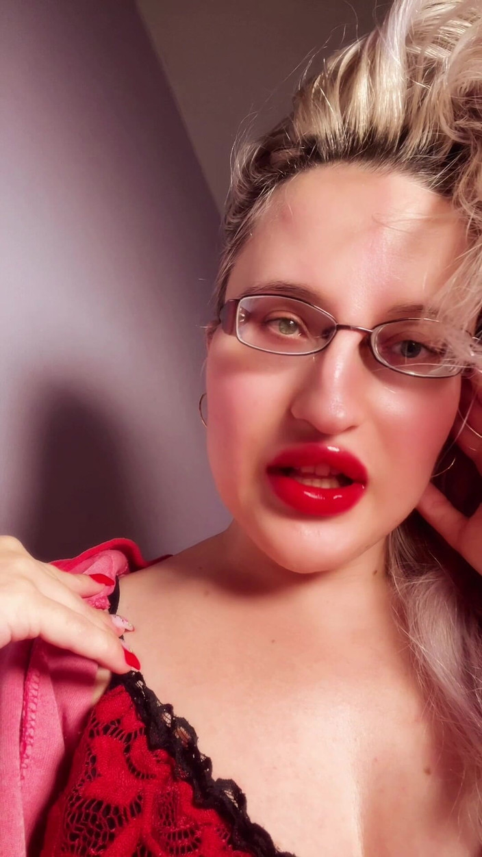 FinDom Goaldigger: Perfektní rty Red Lip Gloss Rtěnka Fetish Findom Goaldigger Závislost...