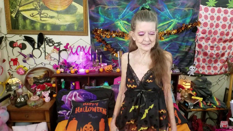 Sexy Sandra N Sir Christopher: Devote oma sperma-schlampe blowjob oma Fantasy solo