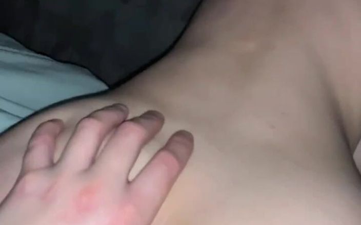 Kitty Kriss: Szalony seks w sypialni spust w moich ustach