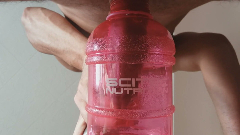 Naxy: Gf's shaker pisst fast voll