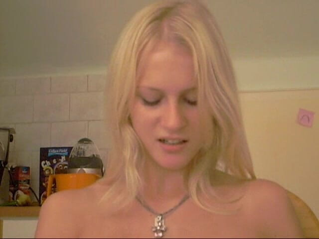 Blondehexe: Pussy bỏng ngô