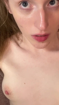 Massiere Meine Kleinen Möpse Und Harten Nippel