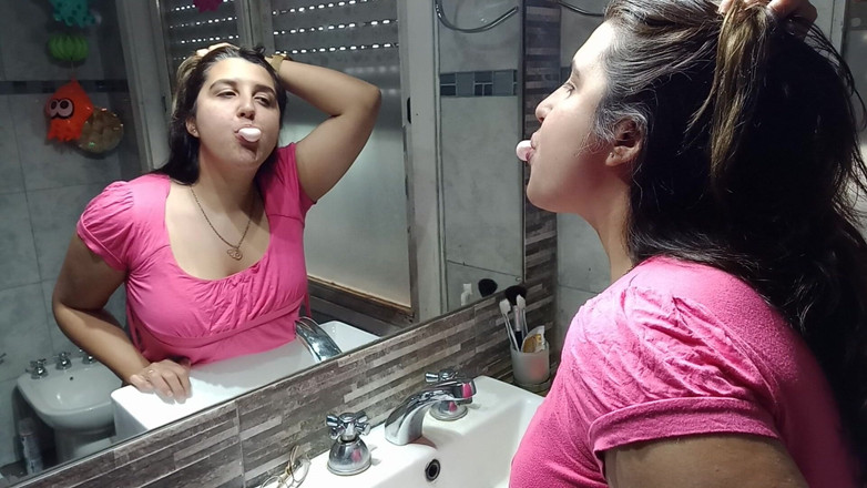 melu_world: Bubblegum Chewing at Mirror - Bunny Looner