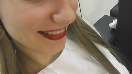 Angel The Dreamgirl: Pancutan mani pada pantyhose tan