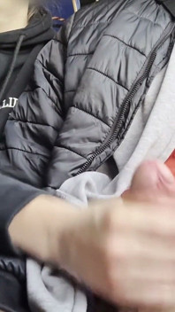 Vystříkal jsem se do pusy v přeplněném autobuse