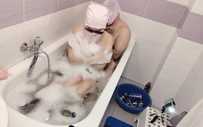 Amateur_MS: Amatérský pár ve vaně, Manželka s chlupatou kundičkou, Velký zadek,...