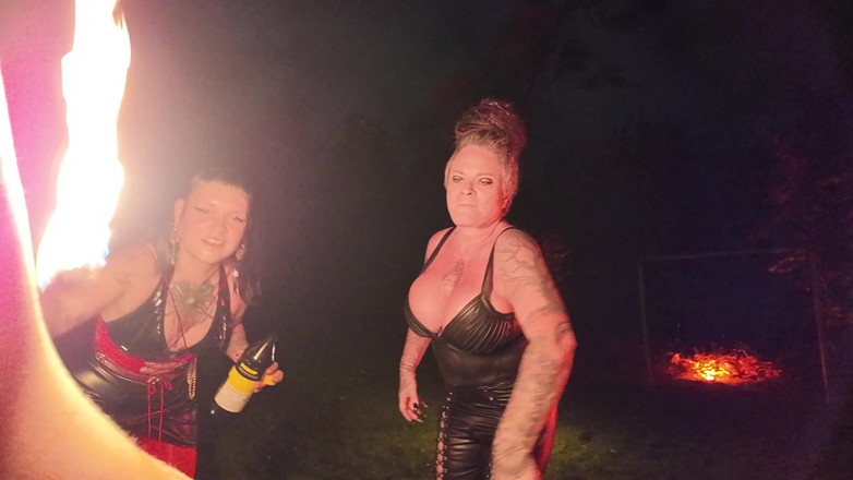 Domina Dark: Aliento de fuego