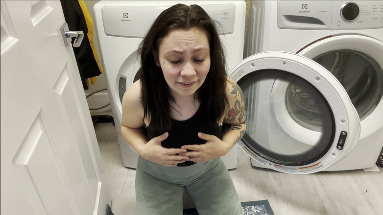 Lenna Lux: Colega de quarto presa na secadora