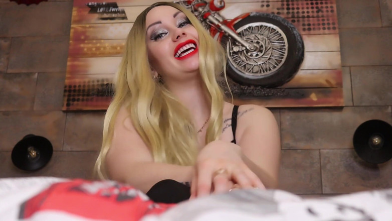Goddess Misha Goldy: 私の足を想像してみてください!見せてくれ!彼らを切望してください!そして、多分私はあなたにさせてもらいます