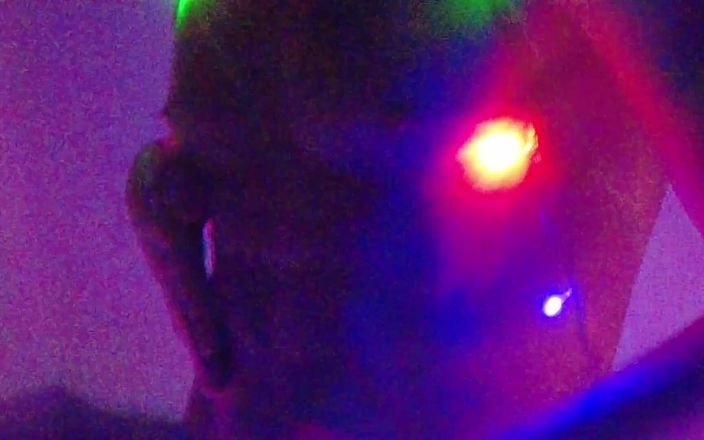 Falcon Al: Masturbandosi nelle luci di Natale