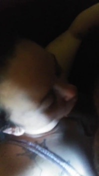 Baculatá děvka se probudí pro hlavu a kundičku