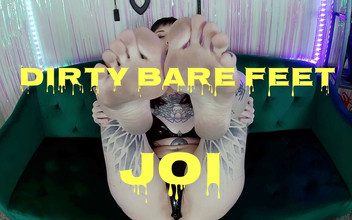 xkristyleex: Smutsiga bara fötter joi