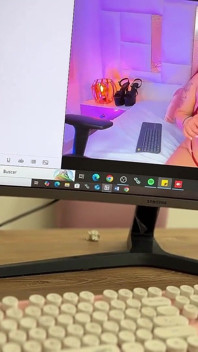 Il Mio Istruttore Si Masturba Guardandomi Dal Vivo E Finisce per Vedere Le Mie Grandi Tette