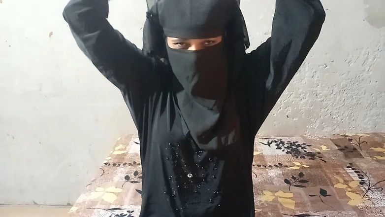Dearshivani: Una ragazza musulmana stava facendo un footjob