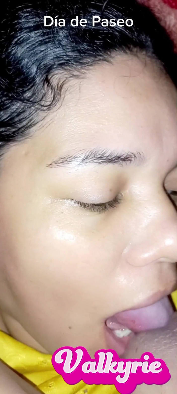 Valkyrieandluigy: मेरी प्रेमिका अपने सुंदर परी के चेहरे पर वीर्य के साथ चूसना और खत्म करना चाहती है