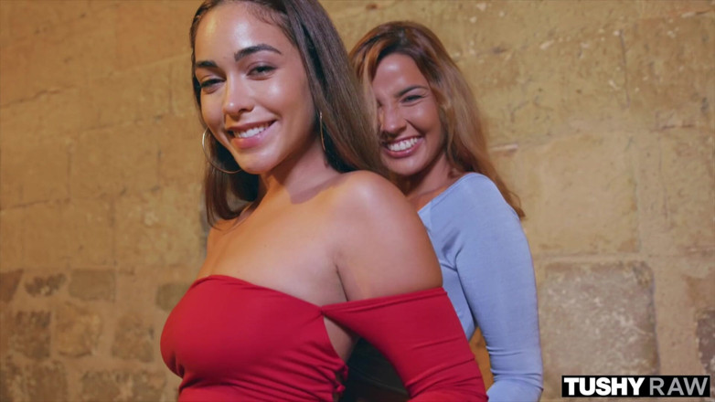Tushyraw: Tushyraw prachtige hotties hebben een gek anaal trio