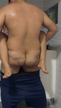 Pengurus Rumah Tangga Ingin Memakan Penis Bos