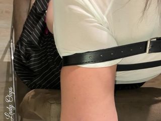 Lady Oups: Scăpare eșuată vol 2 cu vibrator