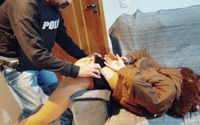 ksalnovinhos: Корумпований поліцейський пропонує свободу в обмін на секс!