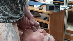 Zona901: Me estoy masturbando la polla para alimentar a mi suegra...