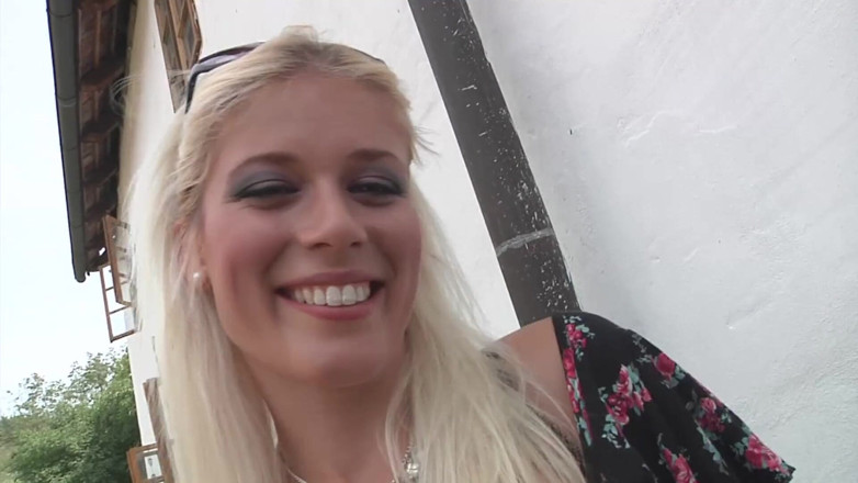 German amateur - 100% German hardcore videos: Cute teen gets spitroasted at outdoor casting