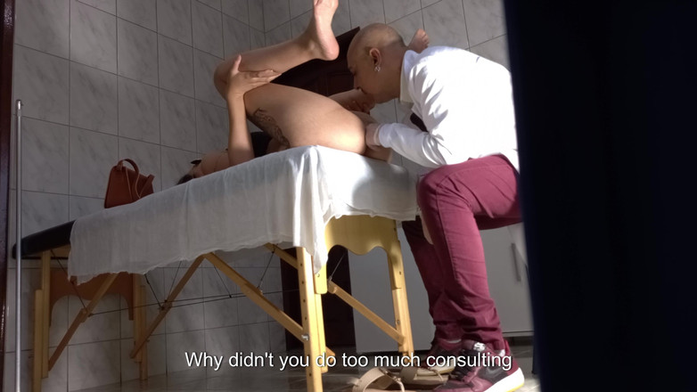 Gabi SweetCouplesStories: A menina cega veio durante o exame anal.