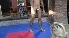 European Erotic Mixed Wrestling Club: Awek blonde dikuasai dalam perlawanan gusti