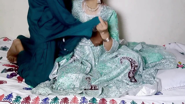 Rajput: Nová nevěsta pěstí noční tvrdý sex