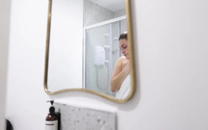 Countess diamond: Roommate Submissive - Watching Me in the Shower