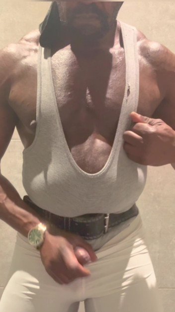 Black mature muscle Brody Richardson