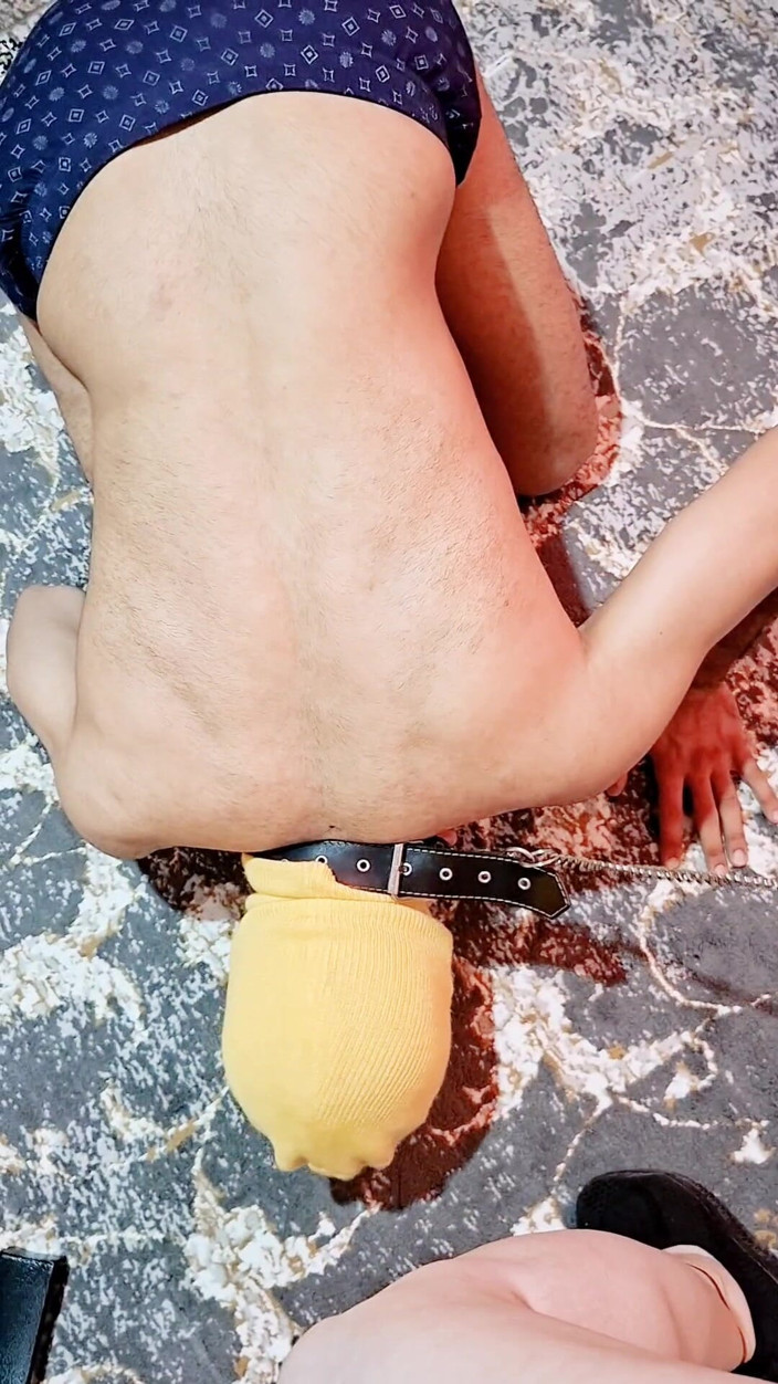 Miss lilith: 여주인이 과일 침 먹이주기 및 격렬한 발 숭배 신발 BDSM 세션 4부