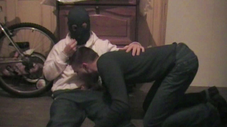 French Twinks Amator videos: Твинка грубо трахнула доминанта-гангстер с членом XXL