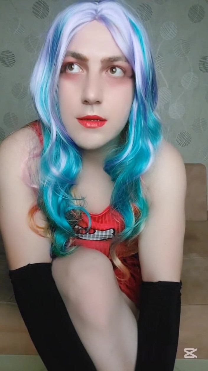 Kitty_Cross: Гаряча блондинка з великою круглою дупою, мила струнка ледібой кроссдрессер Кітті