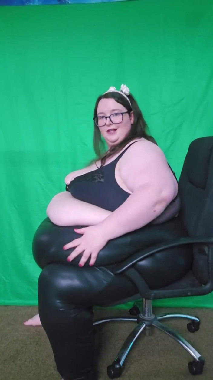 SSBBWLadyBrads: SSBBW Goddess Tight Leather Pants Custom