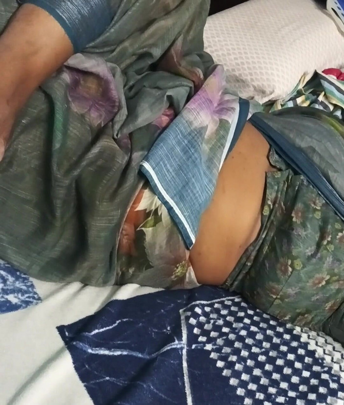 Pig pussy: Nattukattai Tamil tante op bed