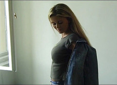 Flash Model Amateurs: Ohromující blondýnka si hraje sama se sebou