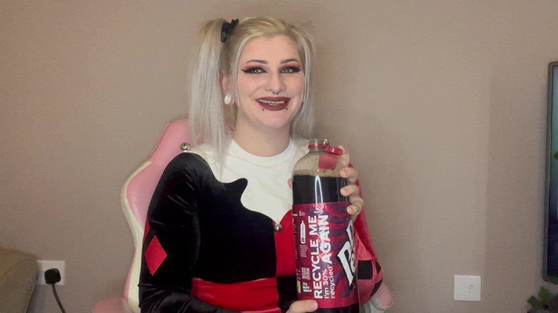 EeveeXo: Încearcă să nu burp Challenge Harley Quinn Cosplay