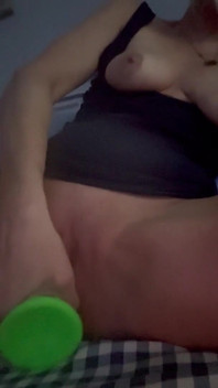 Mamei sexy îi place să fută pizda dimineața devreme