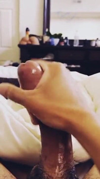 玩弄我的鸡巴，看看我有多快射精