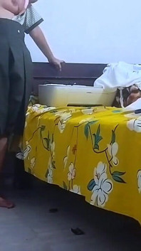 インドの大学生の女の子がリアルバイラル動画を