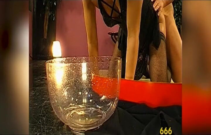 Piss Lover: Ateşli Sidik Partisi - açgözlü Sarışın Altın Duşlara Doyamıyor