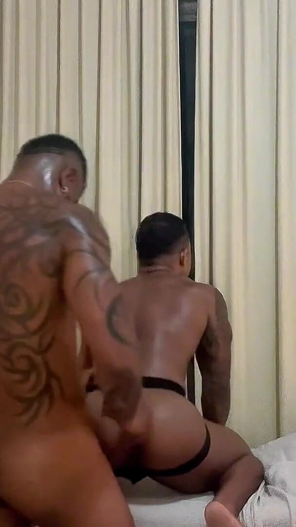 Jhon Prado: Negão Me Llamó Y Me Enrolló El Culo Sexy - Parte 3