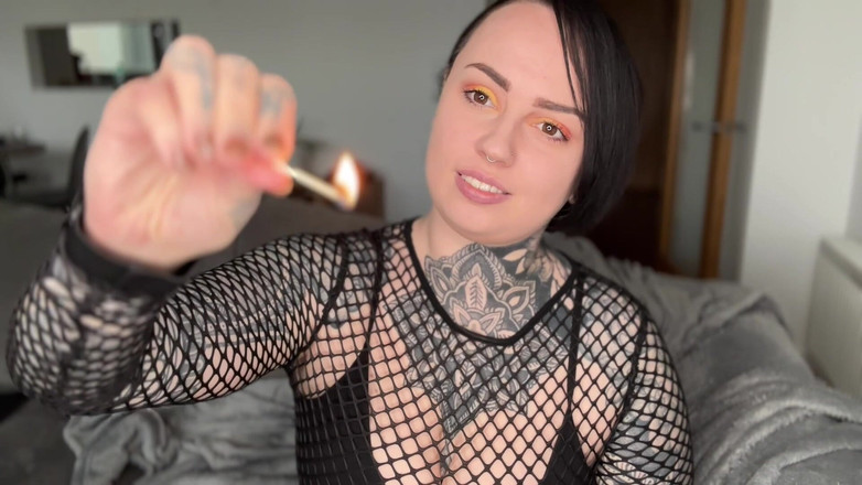 Miss Valentina: Fire ile Oynuyor