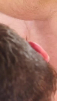 BEARFILMS - Justin West bušil šťavnatý medvěd Adam Jones