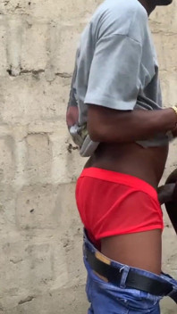 La sua magra vita sottile viene distrutta da un cazzo enorme mentre lo piegavo al muro eggggo la sua procace in un edificio noncompilato