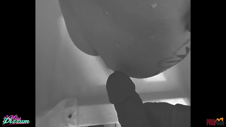 PNW Porn: 숲에서의 사진 촬영 질싸와 오줌