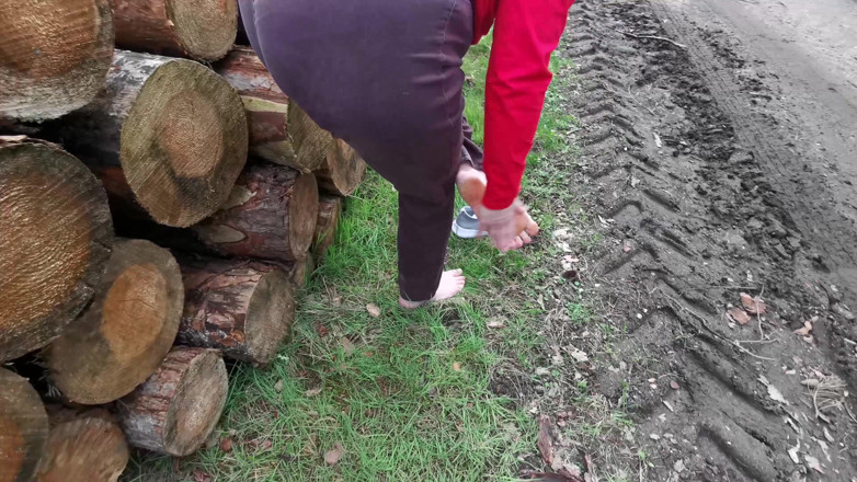 Bouncy Tits Action: Ngasih hukuman untuk si mungil kulit putih ini