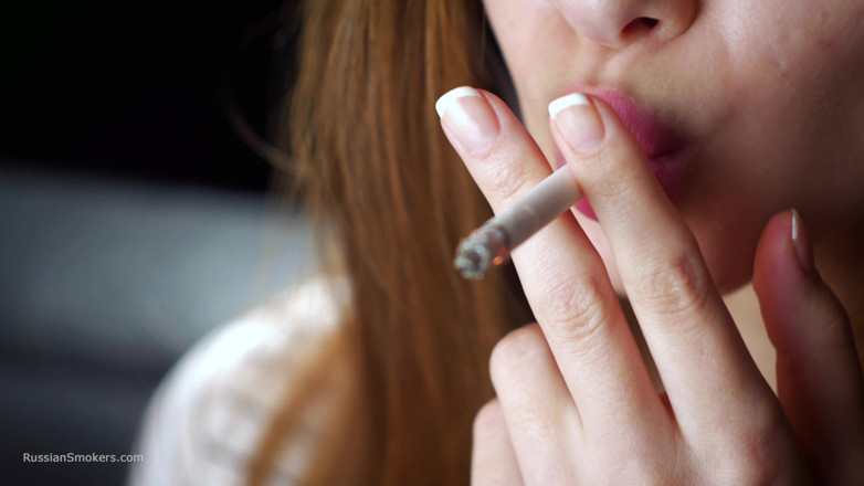 Russian Smokers: Người đẹp Nga mềm mại hút thuốc lá những khoảnh khắc...