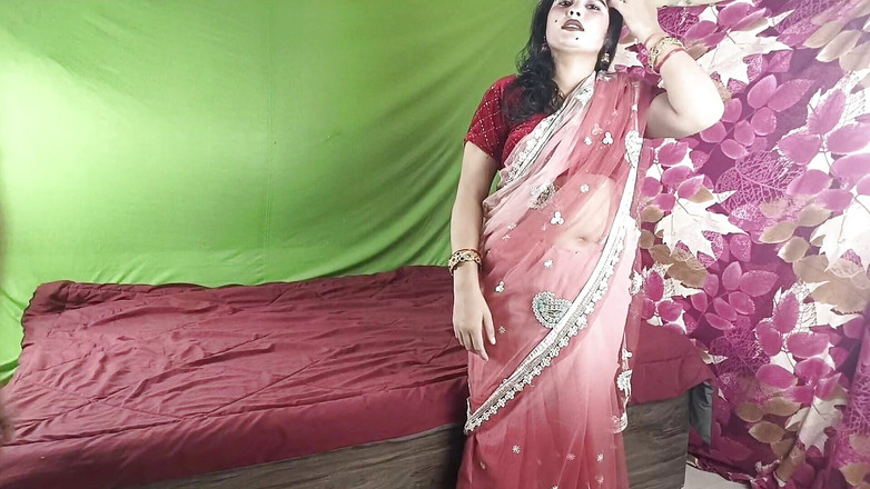 Pyaripooja22: Bhabhi hat Spaß, während sie mit dem Schwanz ihres Schwagers...