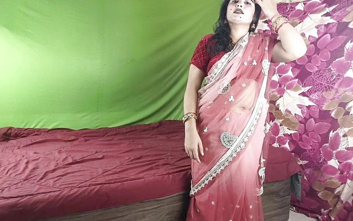 Pyaripooja22: Indianca Bhabhi se distrează în timp ce se joacă cu cumnatul...